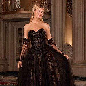 New Strapless Tulle A-Line Gown w/ Sweetheart Neck & Removable Gloves CD717
